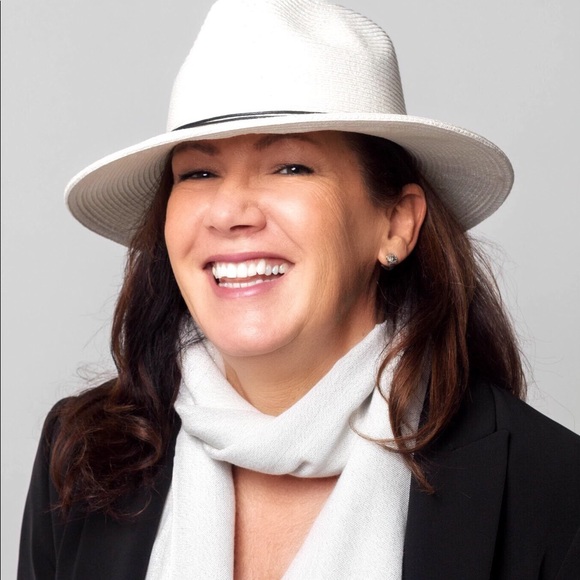 Meet your Posher, Wandah - Picture 1 of 1